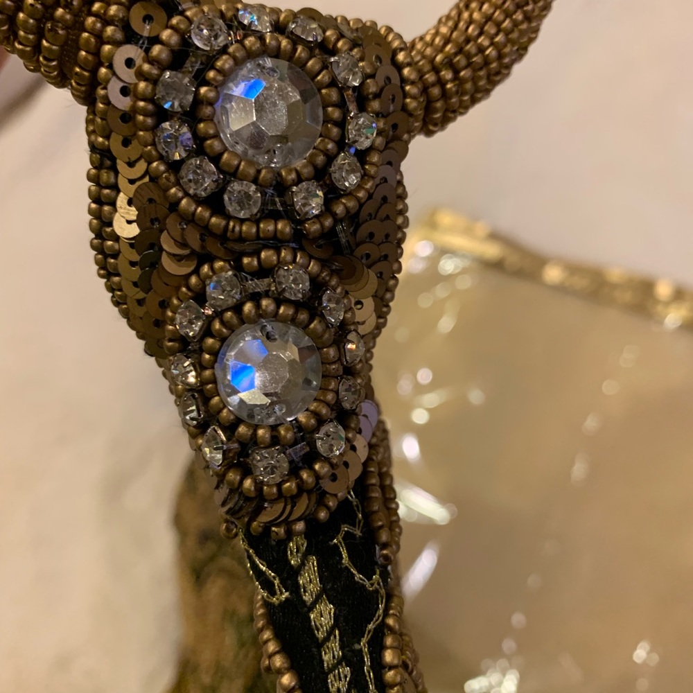 Handcrafted Gold Purse - Picture 2 of 4